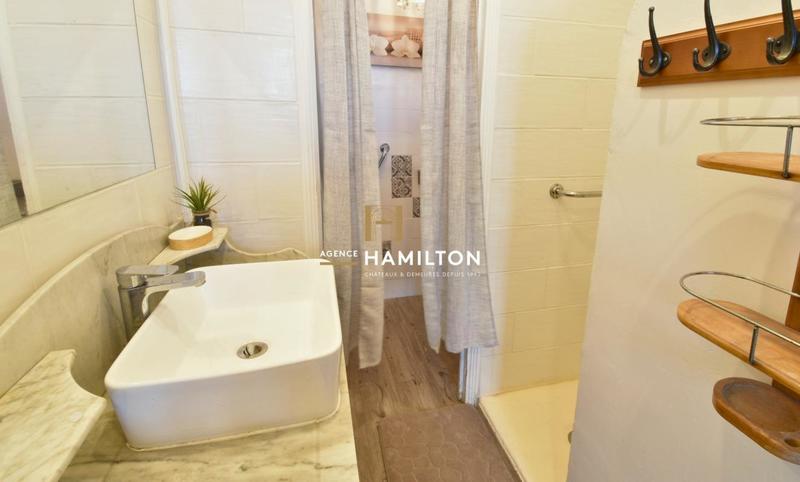 Propriété - 399 m² - 11 pièces