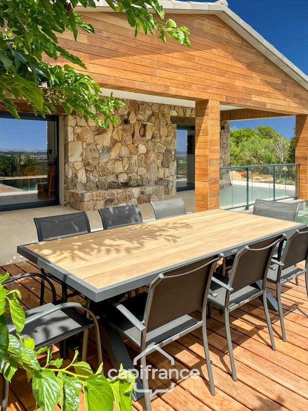 Maison - 95 m² - 4 pièces