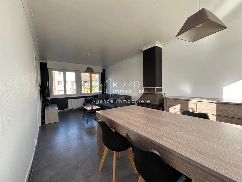 Maison - 92 m² - 5 pièces