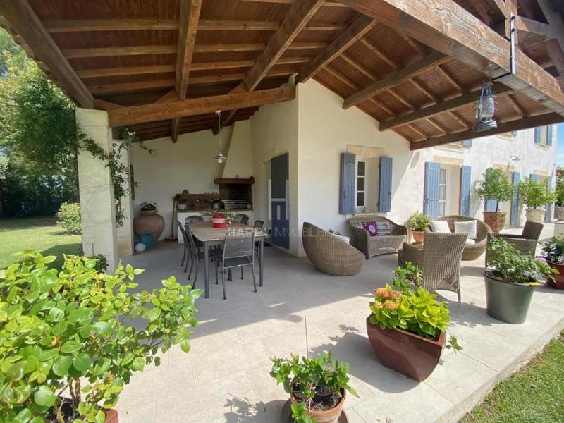 Propriété - 198 m² - 7 pièces