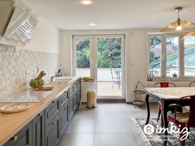 Maison - 290 m² - 10 pièces