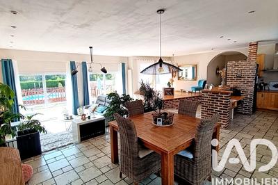 Maison - 397 m² - 16 pièces