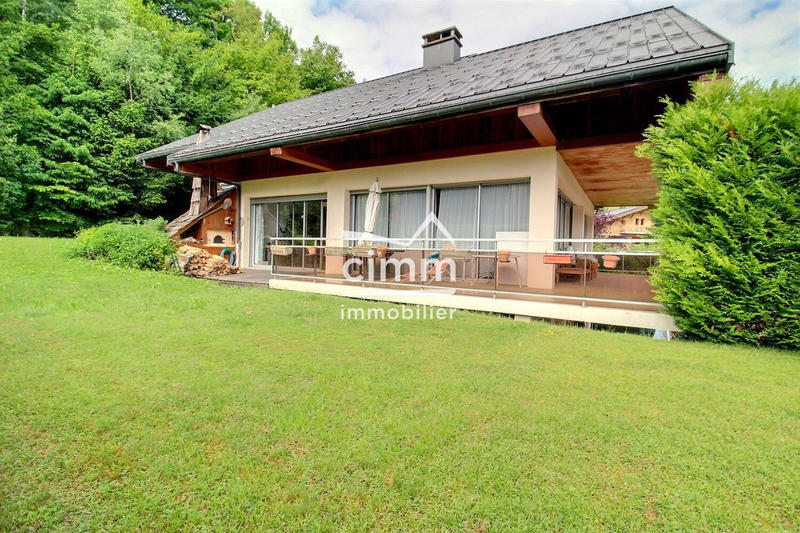 Villa - 363 m² - 6 pièces