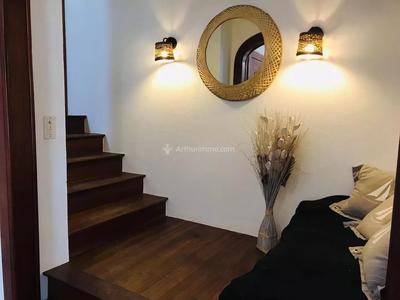 Maison - 210 m² - 6 pièces