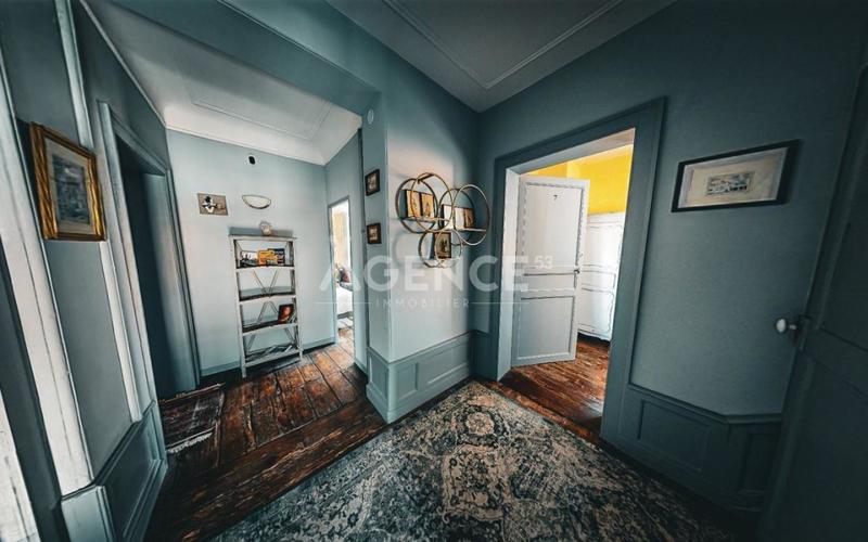 Maison - 294 m² - 7 pièces