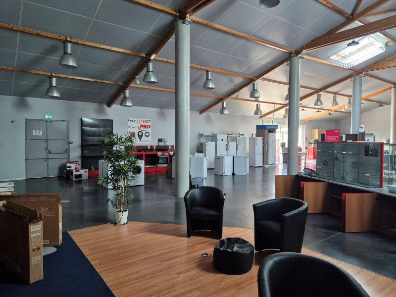 Parking / Garage - 1 065 m²