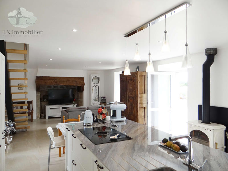 Propriété - 290 m² - 13 pièces