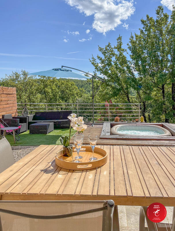 Villa - 145 m² - 6 pièces