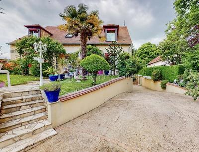 Maison d'architecte - 231 m² - 7 pièces