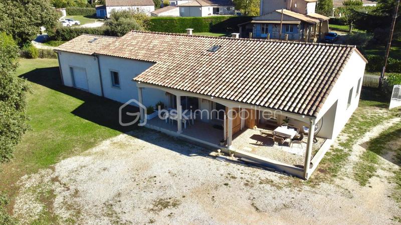 Maison traditionnelle - 164 m² - 6 pièces