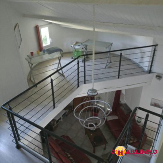 Maison traditionnelle - 205 m² - 7 pièces