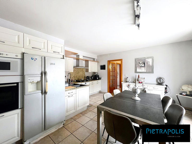 Maison - 253 m² - 10 pièces