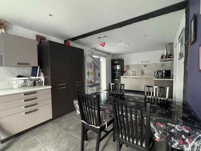 Maison - 99 m² - 5 pièces