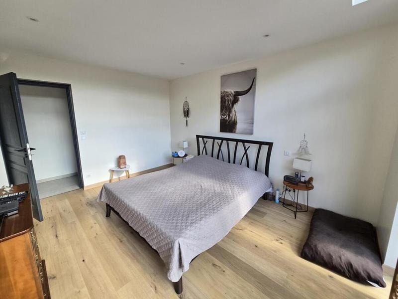 Maison - 295 m² - 9 pièces