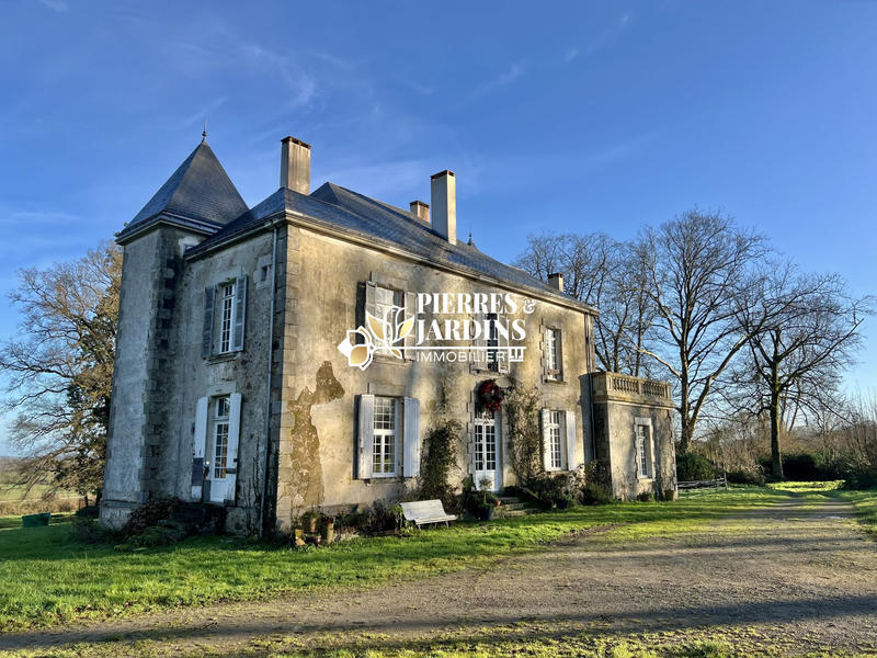 Château - 260 m² - 10 pièces