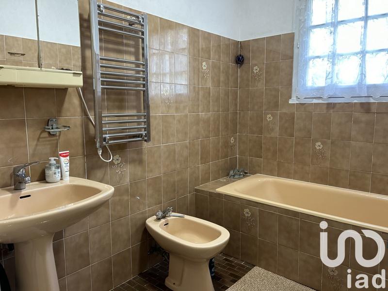 Maison - 245 m² - 9 pièces