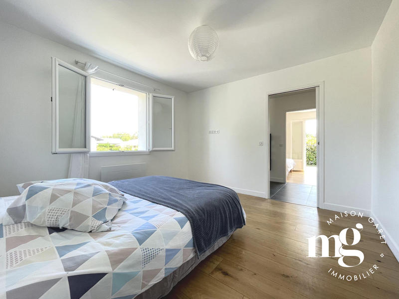 Maison - 187 m² - 8 pièces