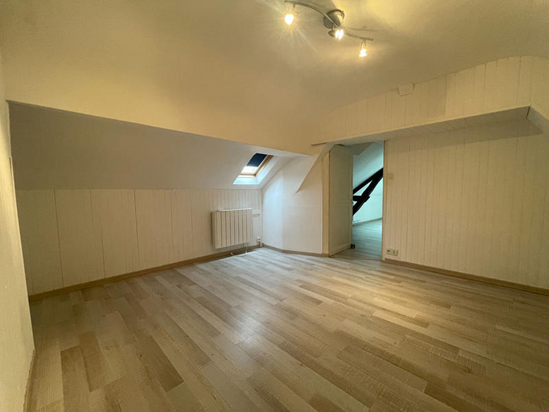 Maison - 196 m² - 9 pièces