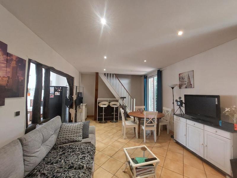 Maison - 99 m² - 5 pièces