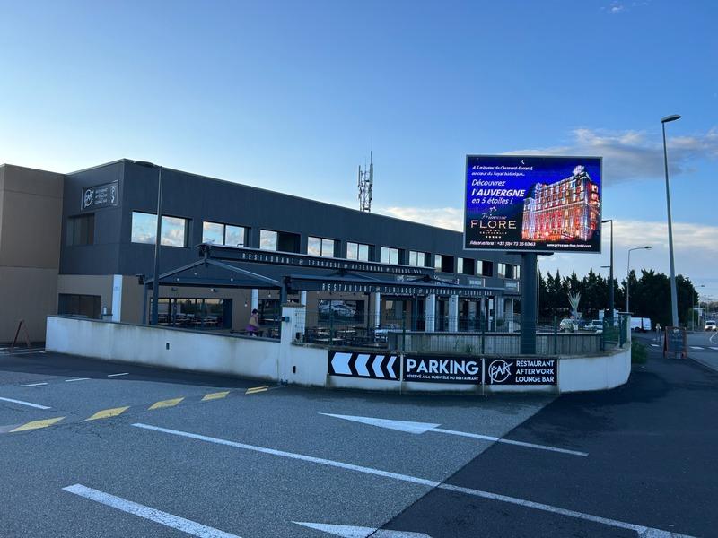 Fonds de commerce - 310 m²