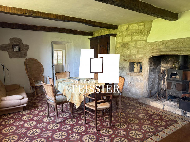 Maison - 216 m² - 12 pièces