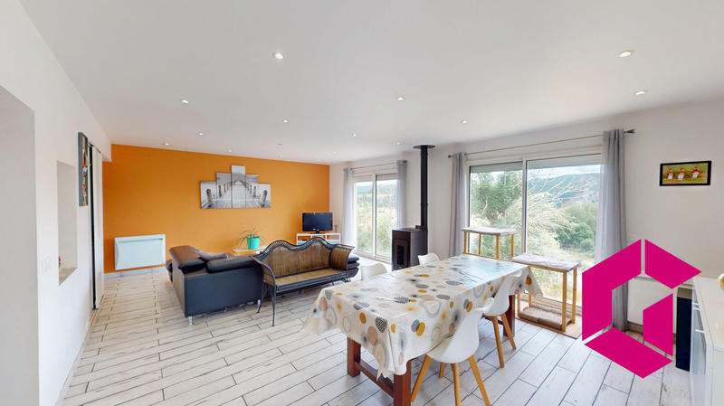 Maison - 99 m² - 4 pièces