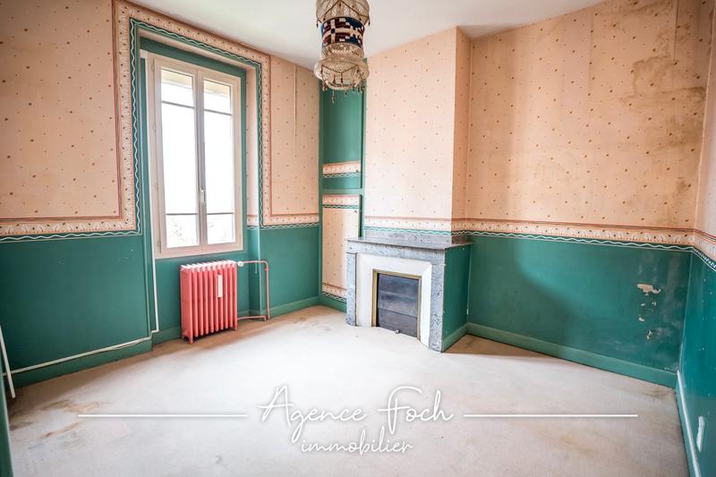 Maison - 245 m² - 10 pièces