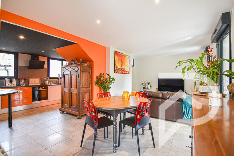 Maison - 105 m² - 4 pièces