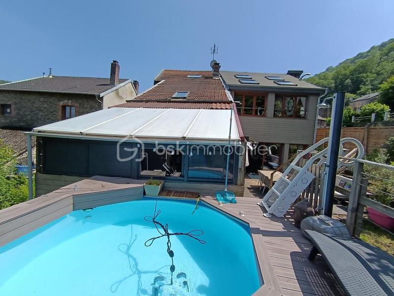 Maison - 225 m² - 7 pièces