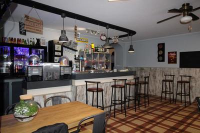 Local commercial - 89 m² - 7 pièces