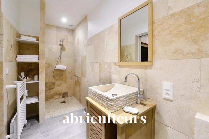 Château - 1 000 m² - 16 pièces