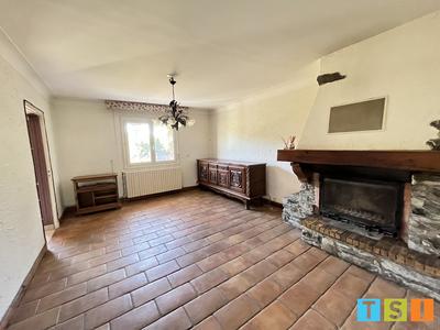 Maison - 210 m² - 9 pièces