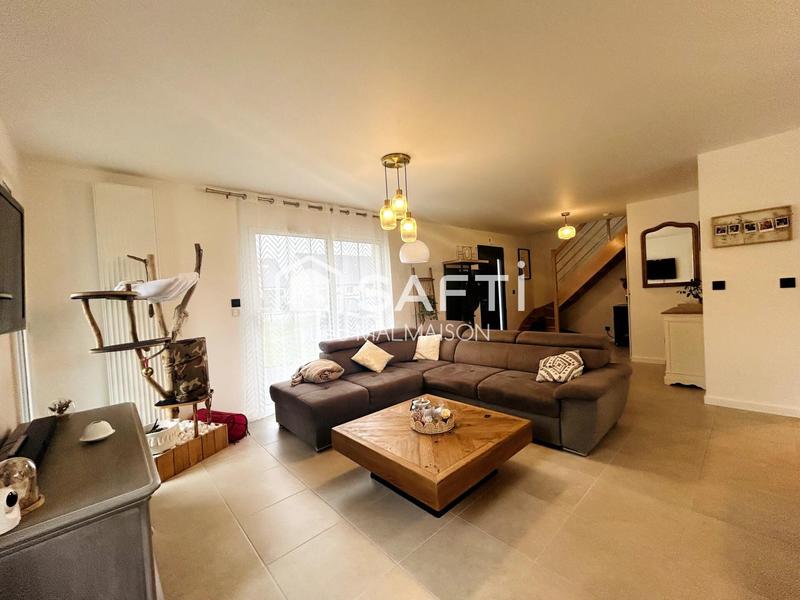 Maison - 104 m² - 4 pièces