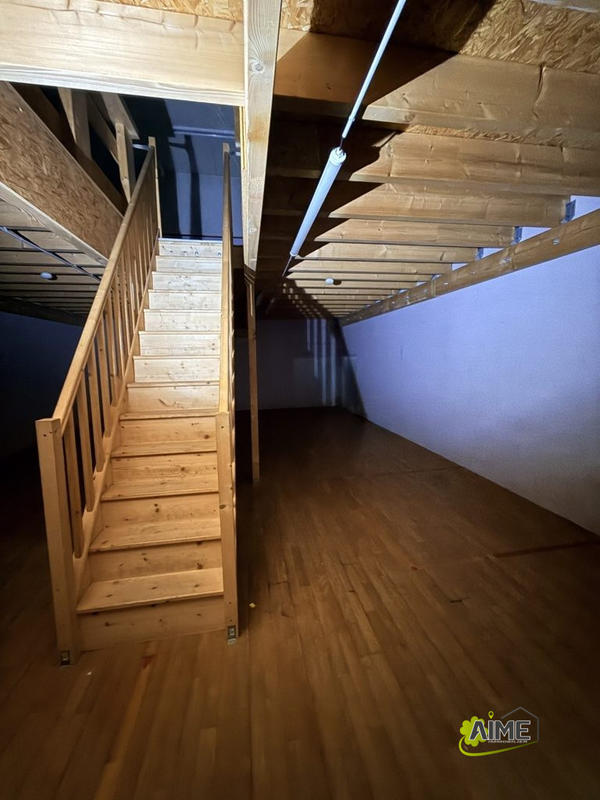 Local commercial - 900 m² - 4 pièces
