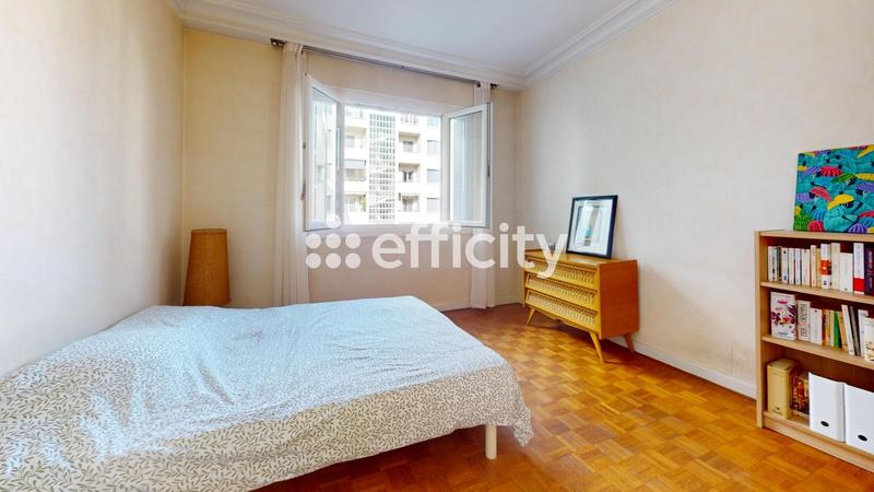 Appartement - 100 m² - 4 pièces