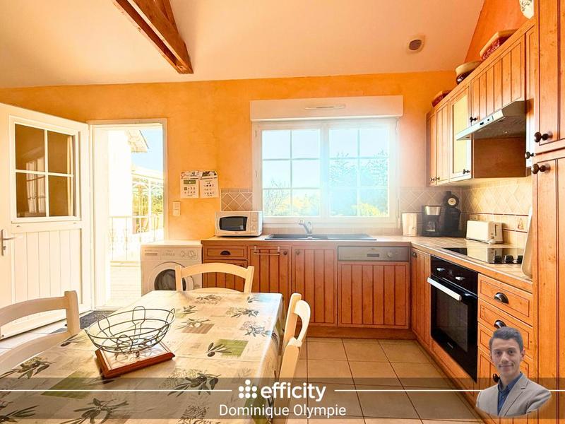 Maison - 340 m² - 16 pièces