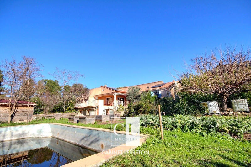 Villa - 295 m² - 5 pièces