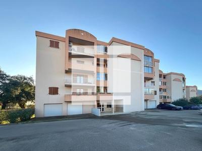 Appartement - 81 m² - 3 pièces