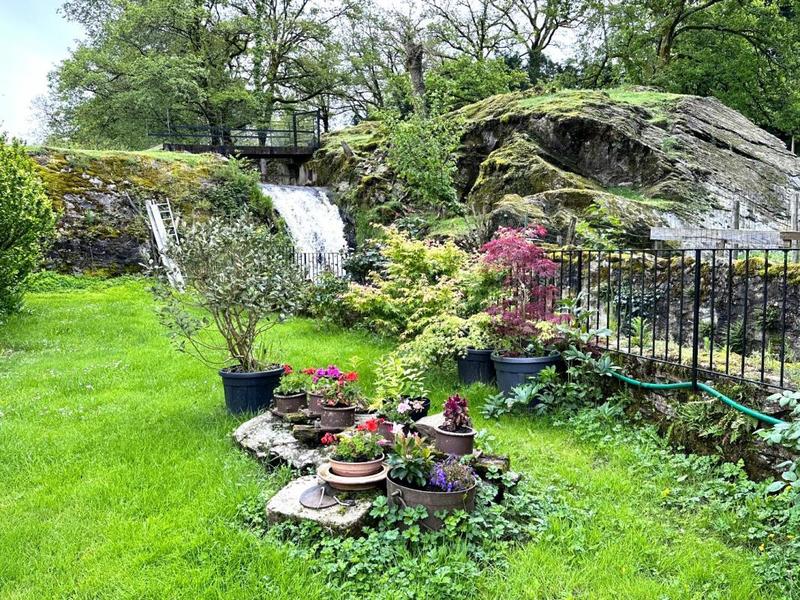 Propriété - 467 m² - 9 pièces