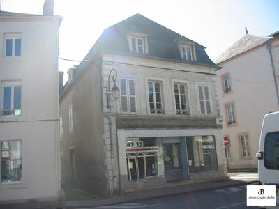 Local commercial - 243 m²