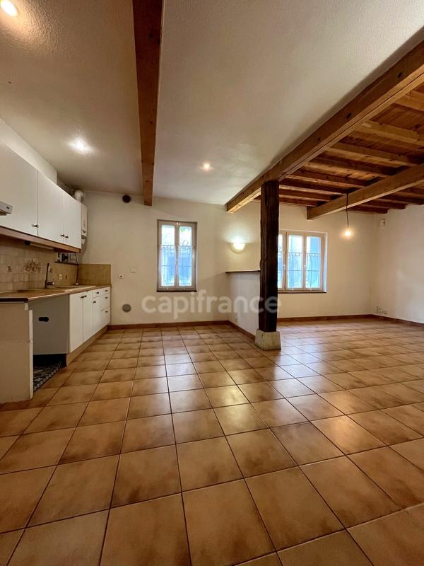 Maison - 232 m² - 7 pièces