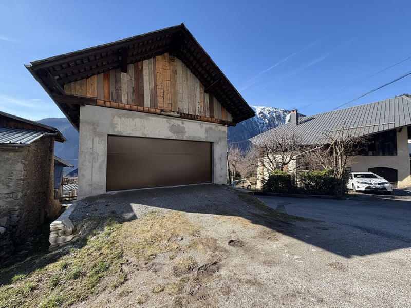 Maison - 324 m² - 5 pièces