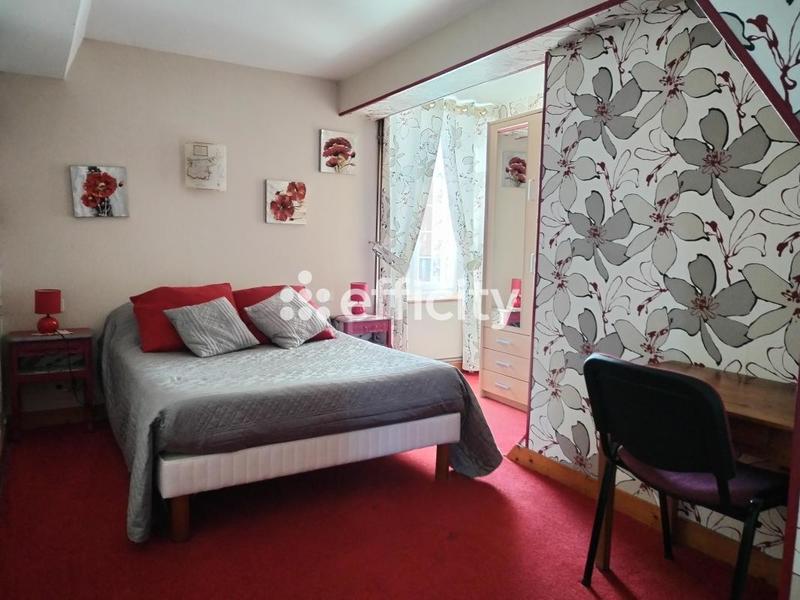 Maison - 210 m² - 7 pièces