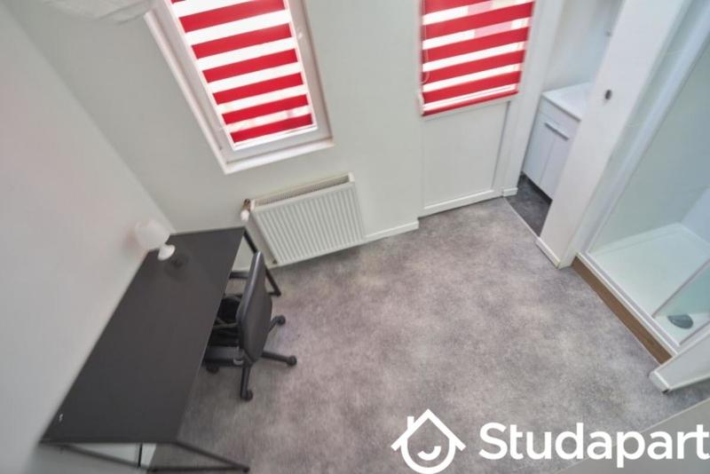 Chambre - 9 m² - 1 pièce