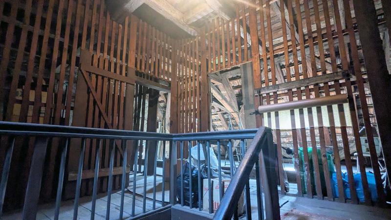 Maison - 275 m² - 9 pièces