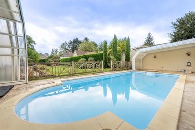 Propriété - 210 m² - 7 pièces