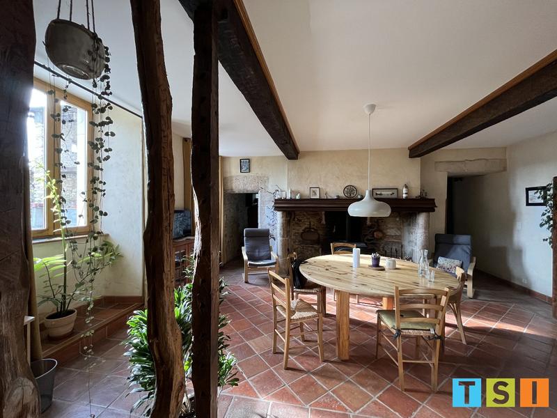 Corps de ferme - 270 m² - 9 pièces