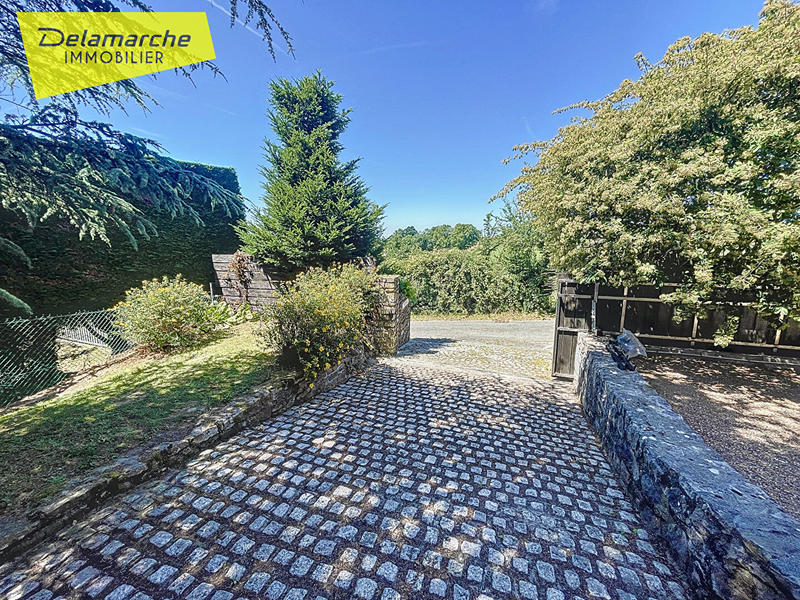 Maison - 257 m² - 8 pièces