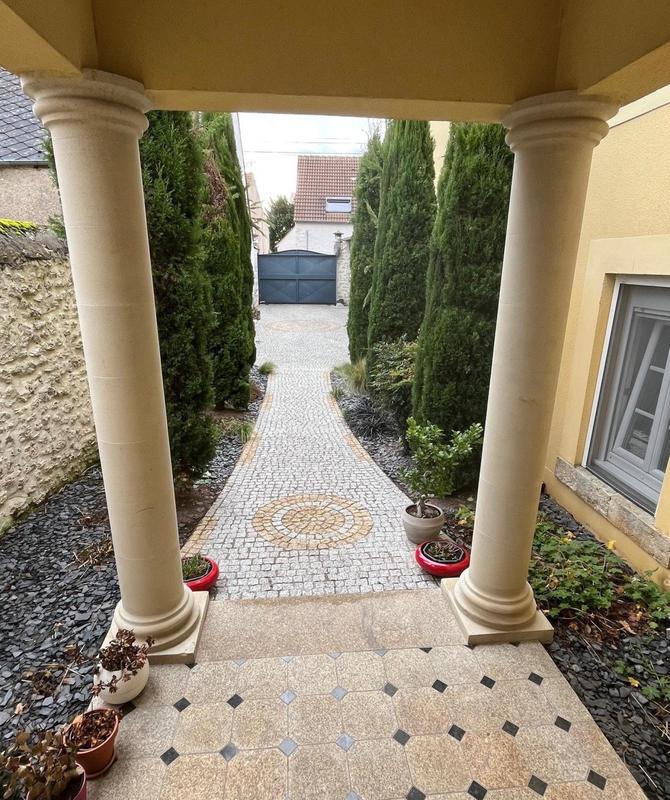 Maison - 230 m² - 7 pièces