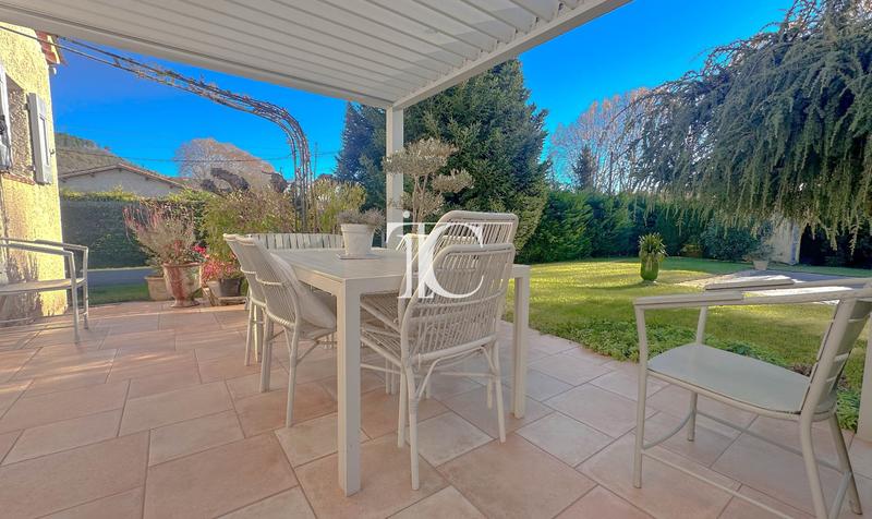 Maison - 97 m² - 5 pièces